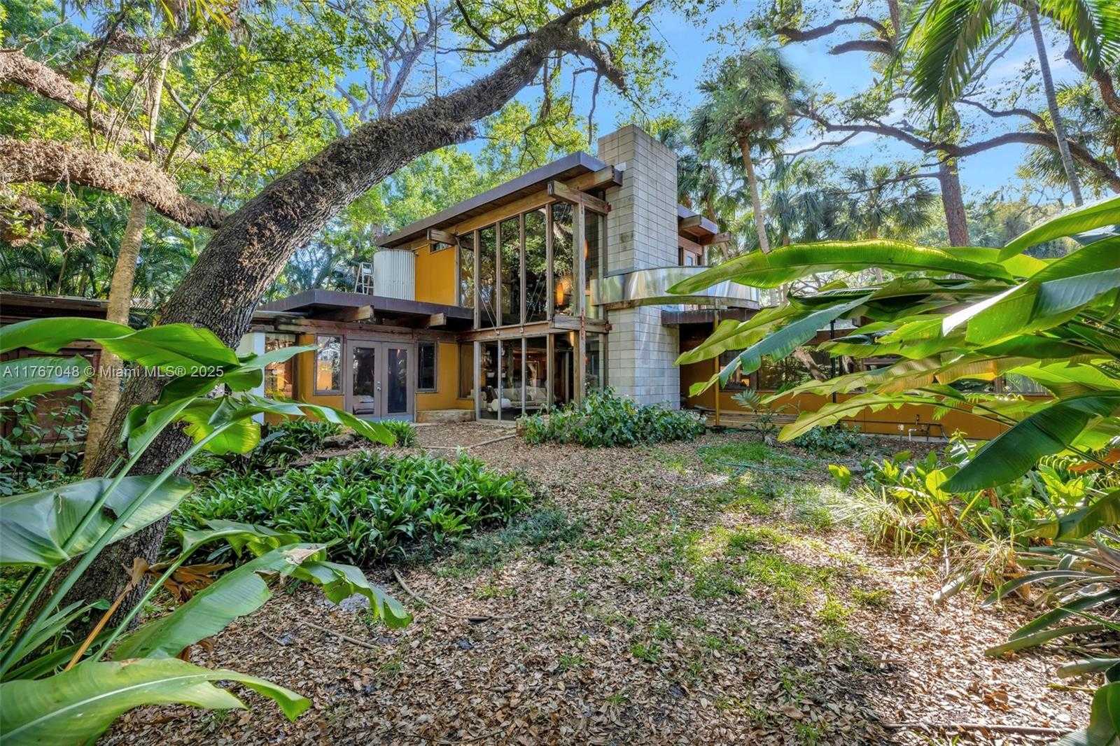 Small Image of 2410 SOUTH WEST 29TH WAY, Fort Lauderdale Number 2
