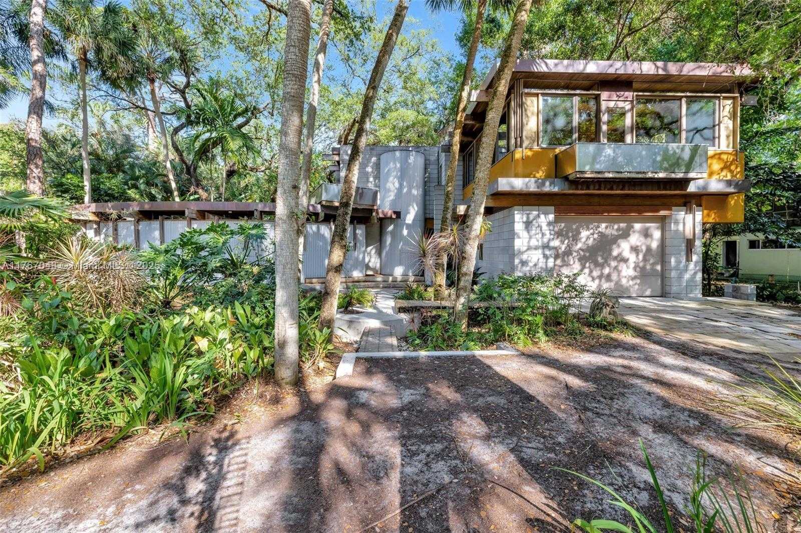 Small Image of 2410 SOUTH WEST 29TH WAY, Fort Lauderdale Number 4