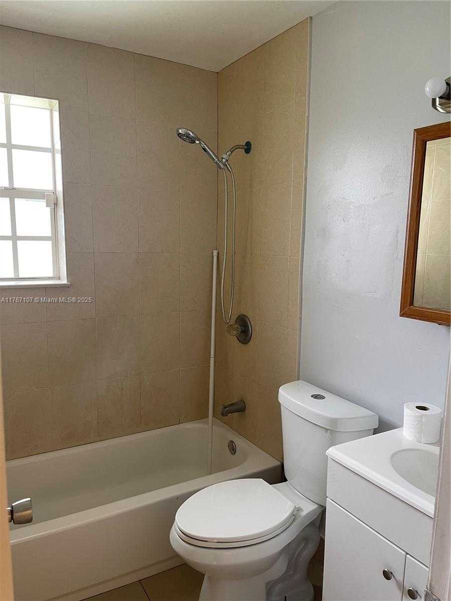 Small Image of 4841 NORTH WEST 13TH CT, Lauderhill Number 13