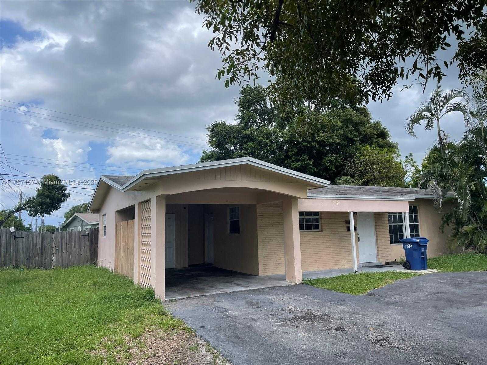 Small Image of 4841 NORTH WEST 13TH CT, Lauderhill Number 3