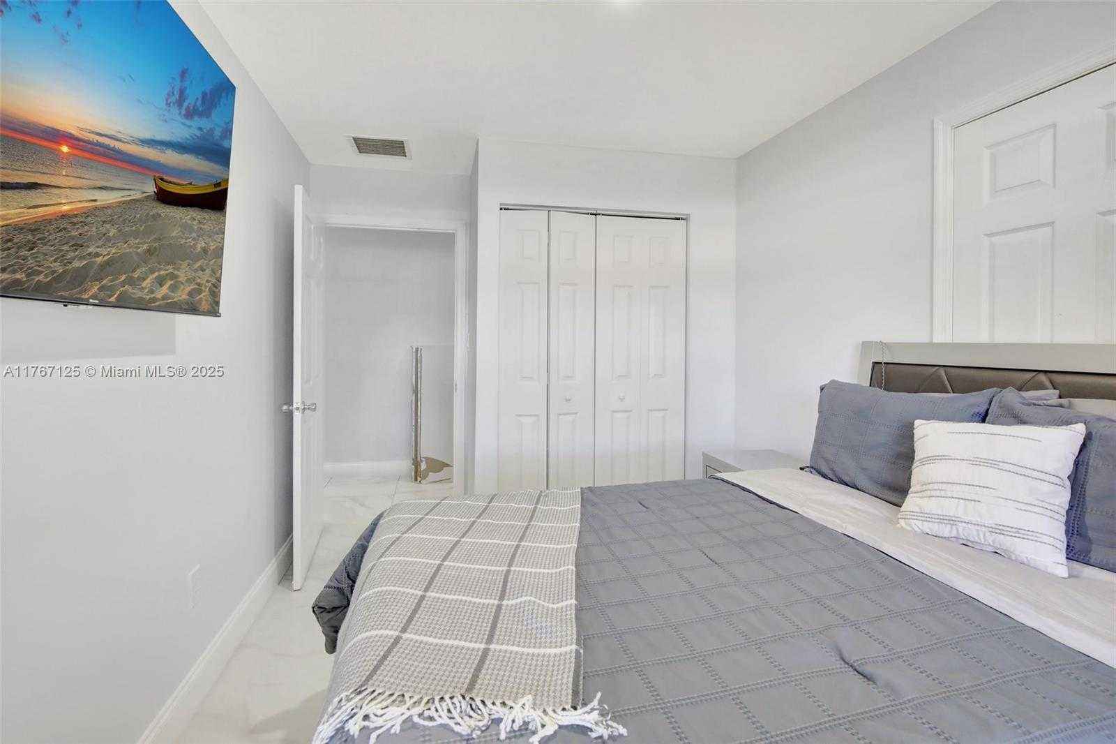 Small Image of 2940 SOUTH WEST 156TH AVE, Davie Number 11