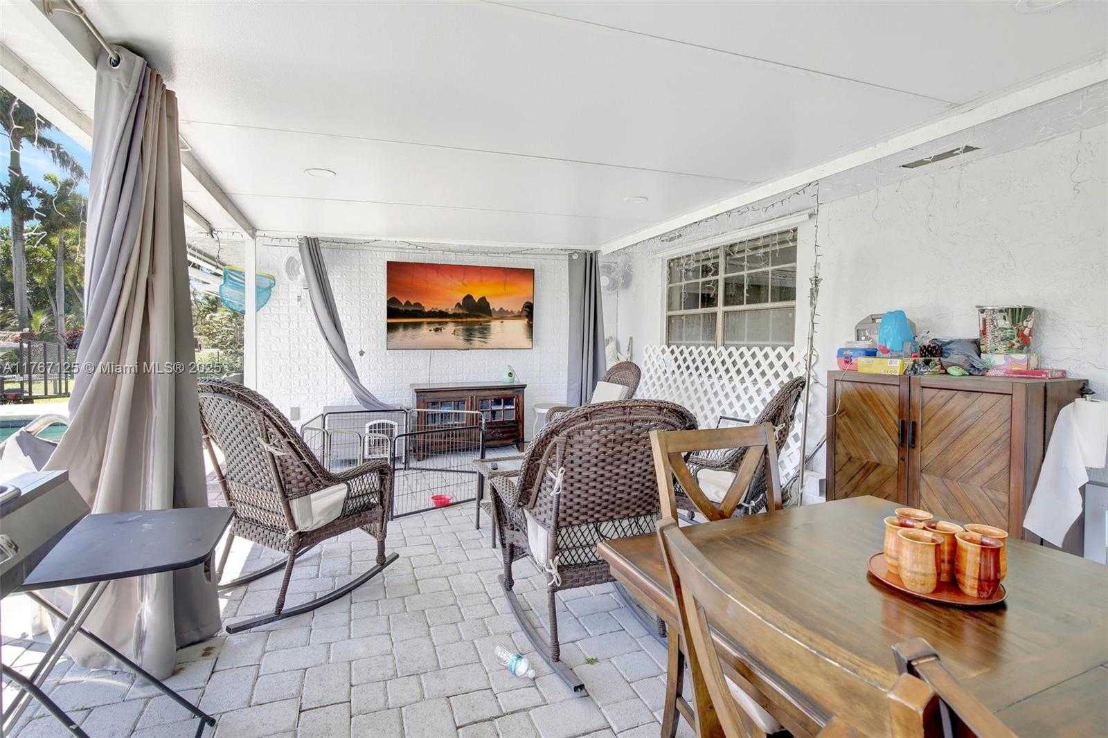 Small Image of 2940 SOUTH WEST 156TH AVE, Davie Number 26