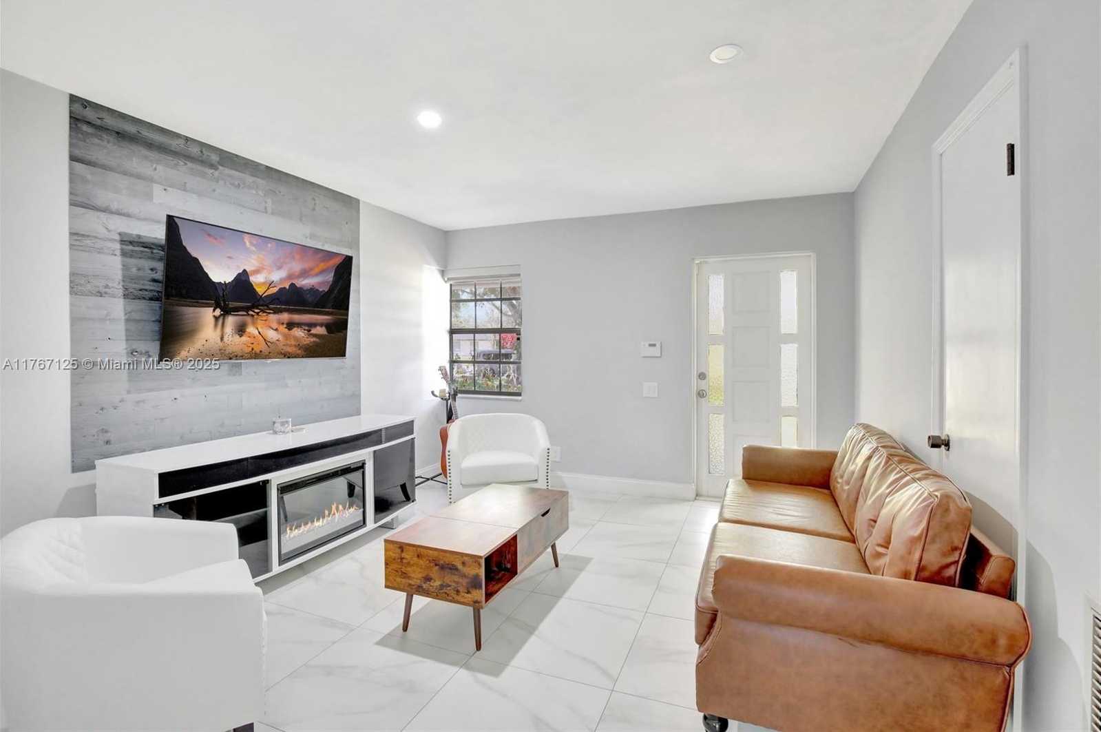 Small Image of 2940 SOUTH WEST 156TH AVE, Davie Number 3