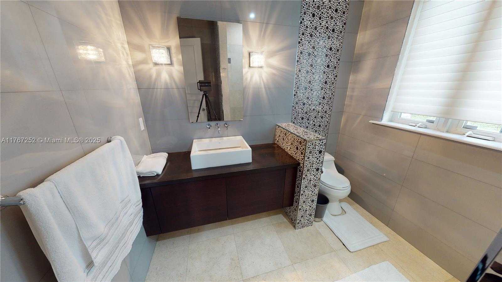 Small Image of 12755 RED ROAD, Coral Gables Number 21