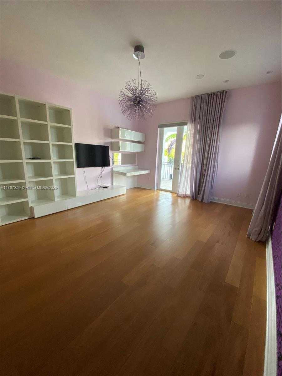 Small Image of 12755 RED ROAD, Coral Gables Number 32