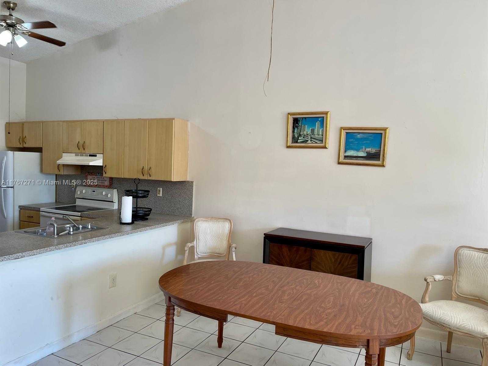 Small Image of 6736 NORTH WEST 192ND LN, Hialeah Number 11