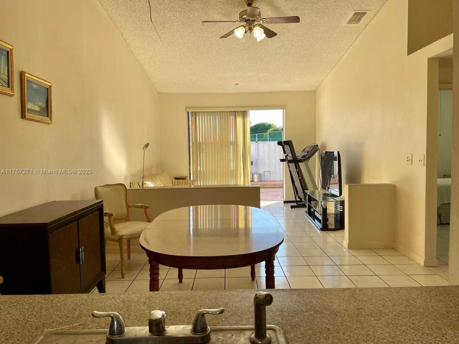 Small Image of 6736 NORTH WEST 192ND LN, Hialeah Number 7