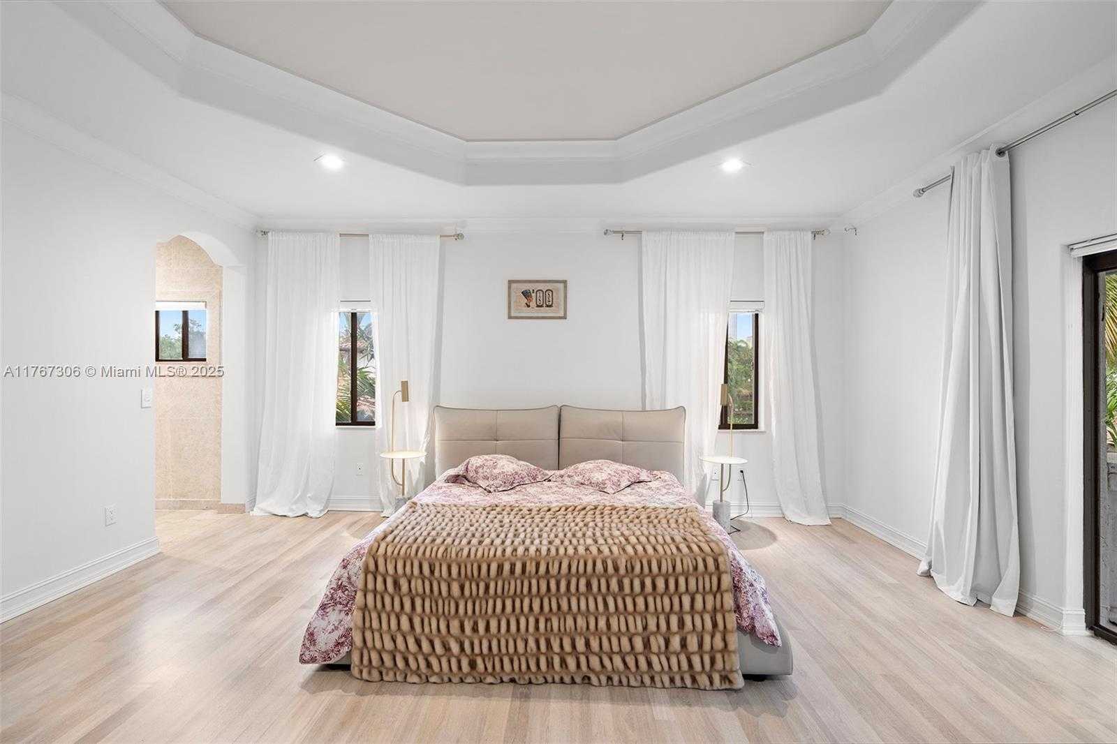 Small Image of 3400 NORTH EAST 164TH ST, North Miami Beach Number 38