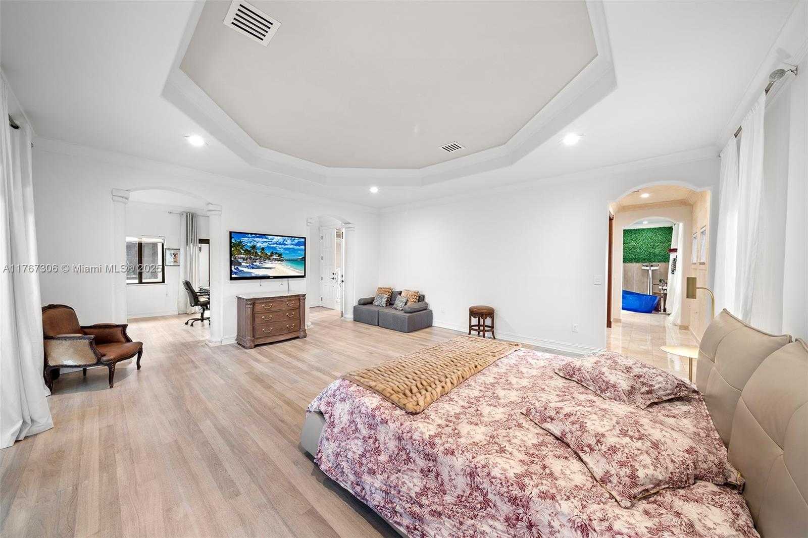 Small Image of 3400 NORTH EAST 164TH ST, North Miami Beach Number 40
