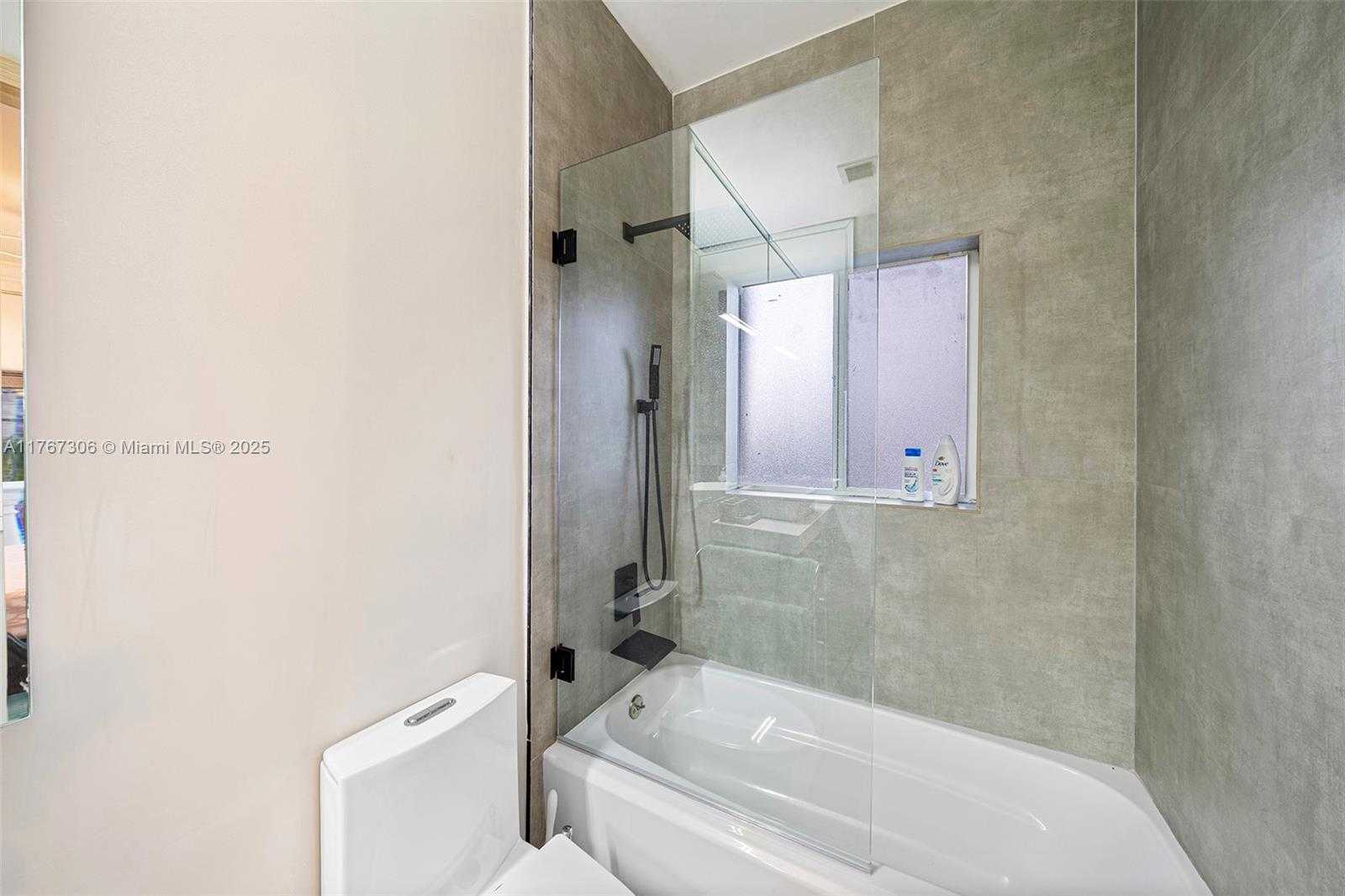 Small Image of 3400 NORTH EAST 164TH ST, North Miami Beach Number 57