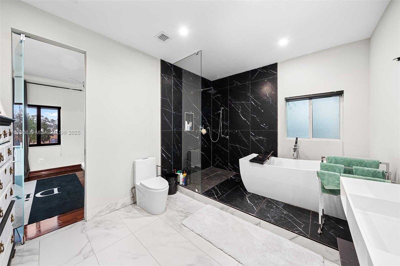 Small Image of 3400 NORTH EAST 164TH ST, North Miami Beach Number 62