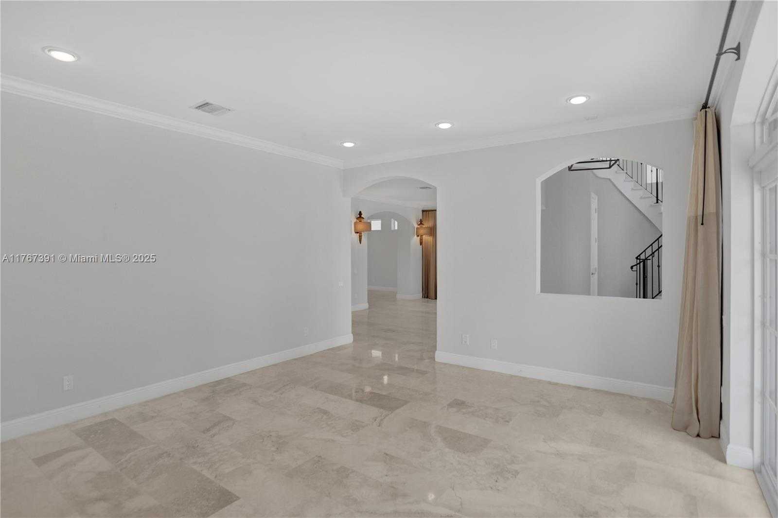 Small Image of 821 SOUTH EAST 2ND CT, Fort Lauderdale Number 12