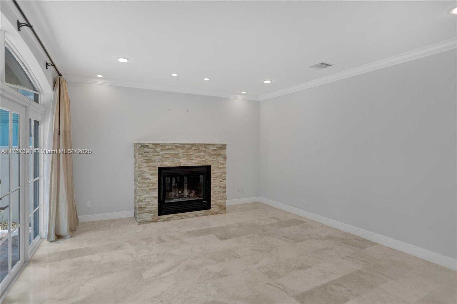 Small Image of 821 SOUTH EAST 2ND CT, Fort Lauderdale Number 13