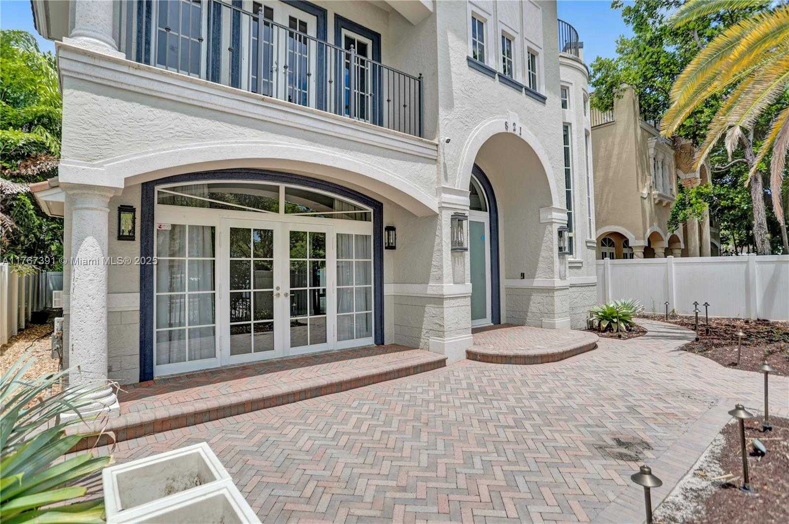 Small Image of 821 SOUTH EAST 2ND CT, Fort Lauderdale Number 5