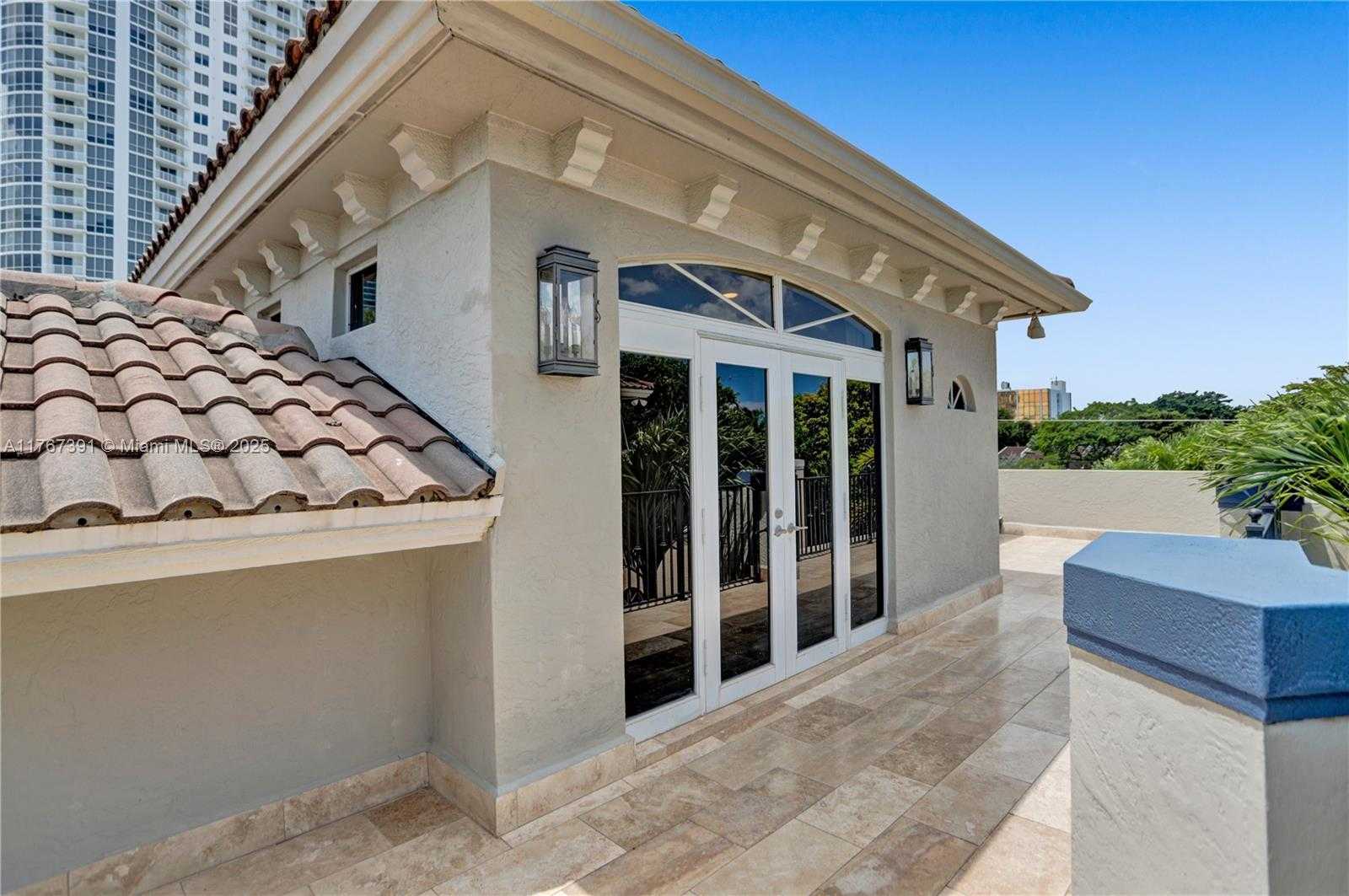 Small Image of 821 SOUTH EAST 2ND CT, Fort Lauderdale Number 75