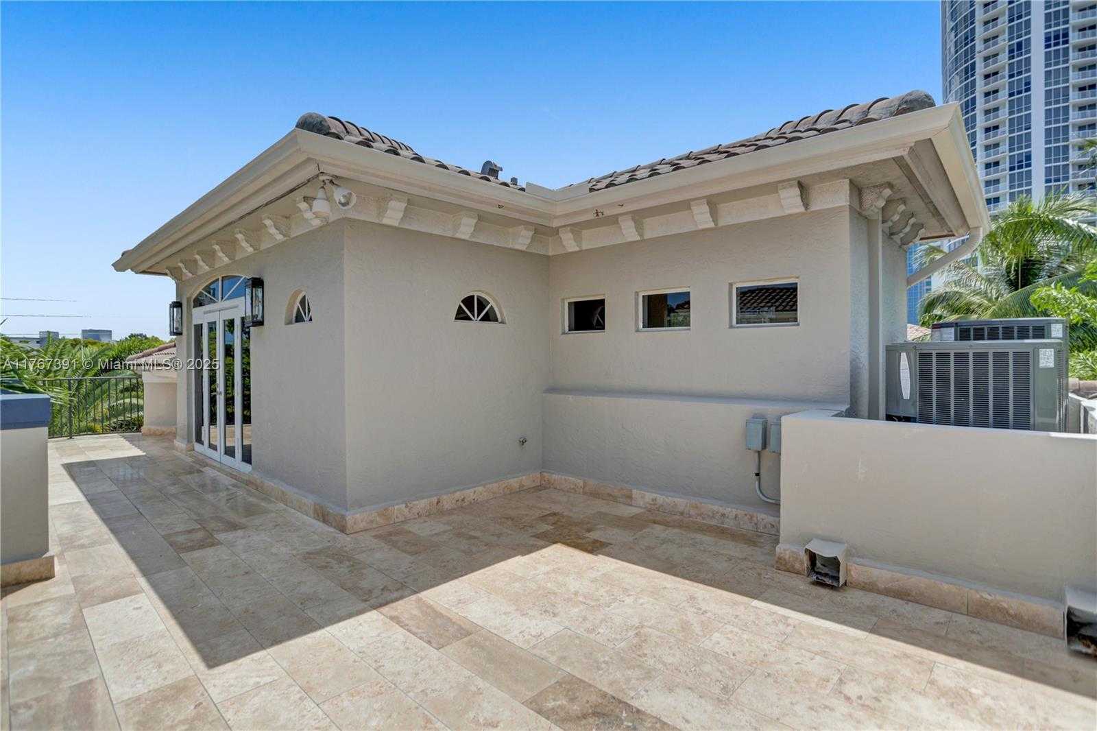 Small Image of 821 SOUTH EAST 2ND CT, Fort Lauderdale Number 77