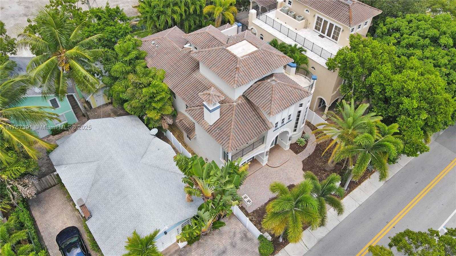 Small Image of 821 SOUTH EAST 2ND CT, Fort Lauderdale Number 82