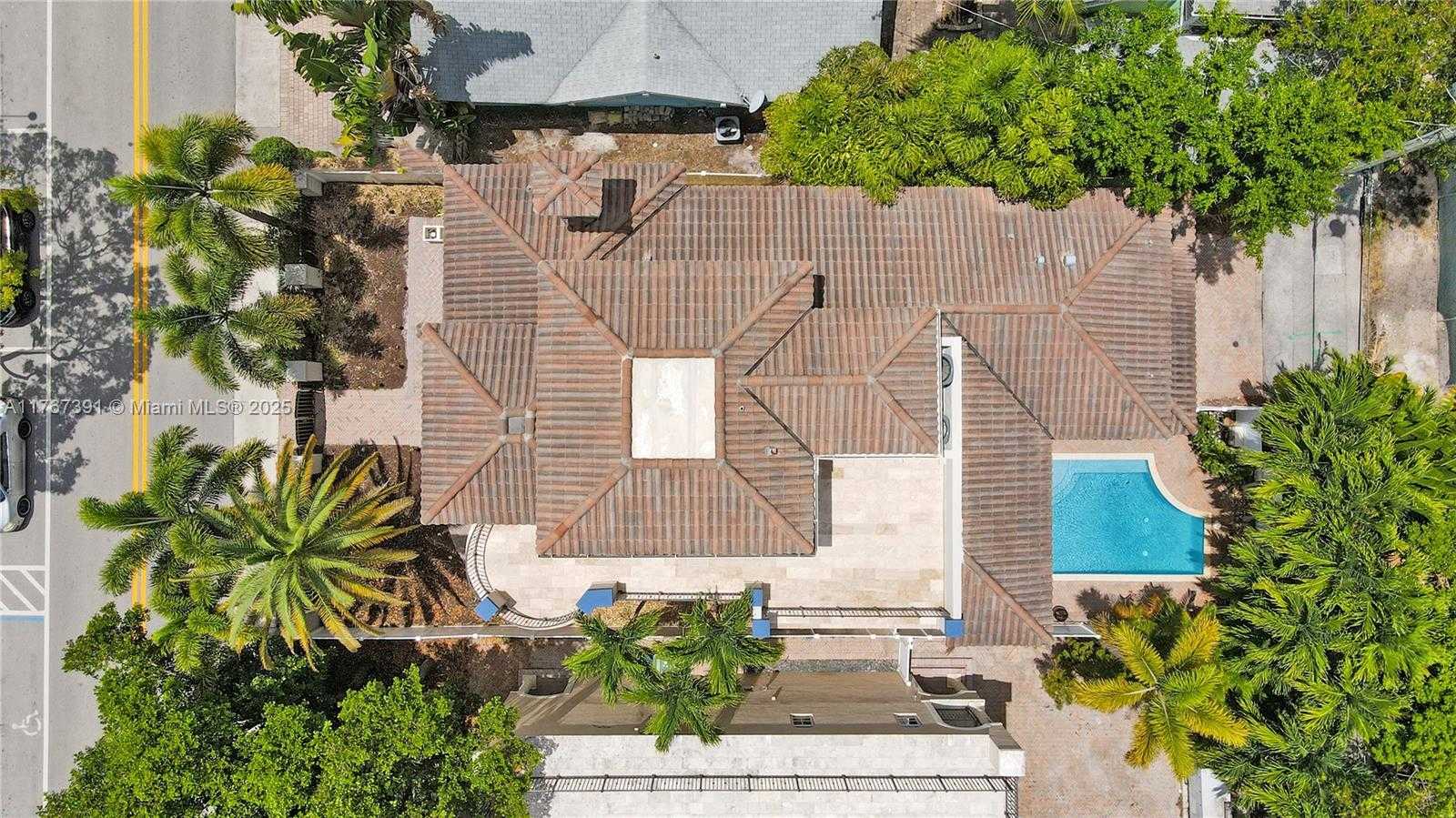 Small Image of 821 SOUTH EAST 2ND CT, Fort Lauderdale Number 90