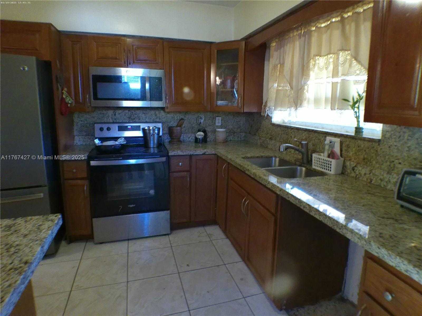 Small Image of 15775 NORTH EAST 13TH AVE, North Miami Beach Number 12