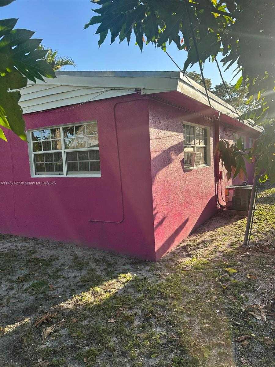 Small Image of 15775 NORTH EAST 13TH AVE, North Miami Beach Number 27