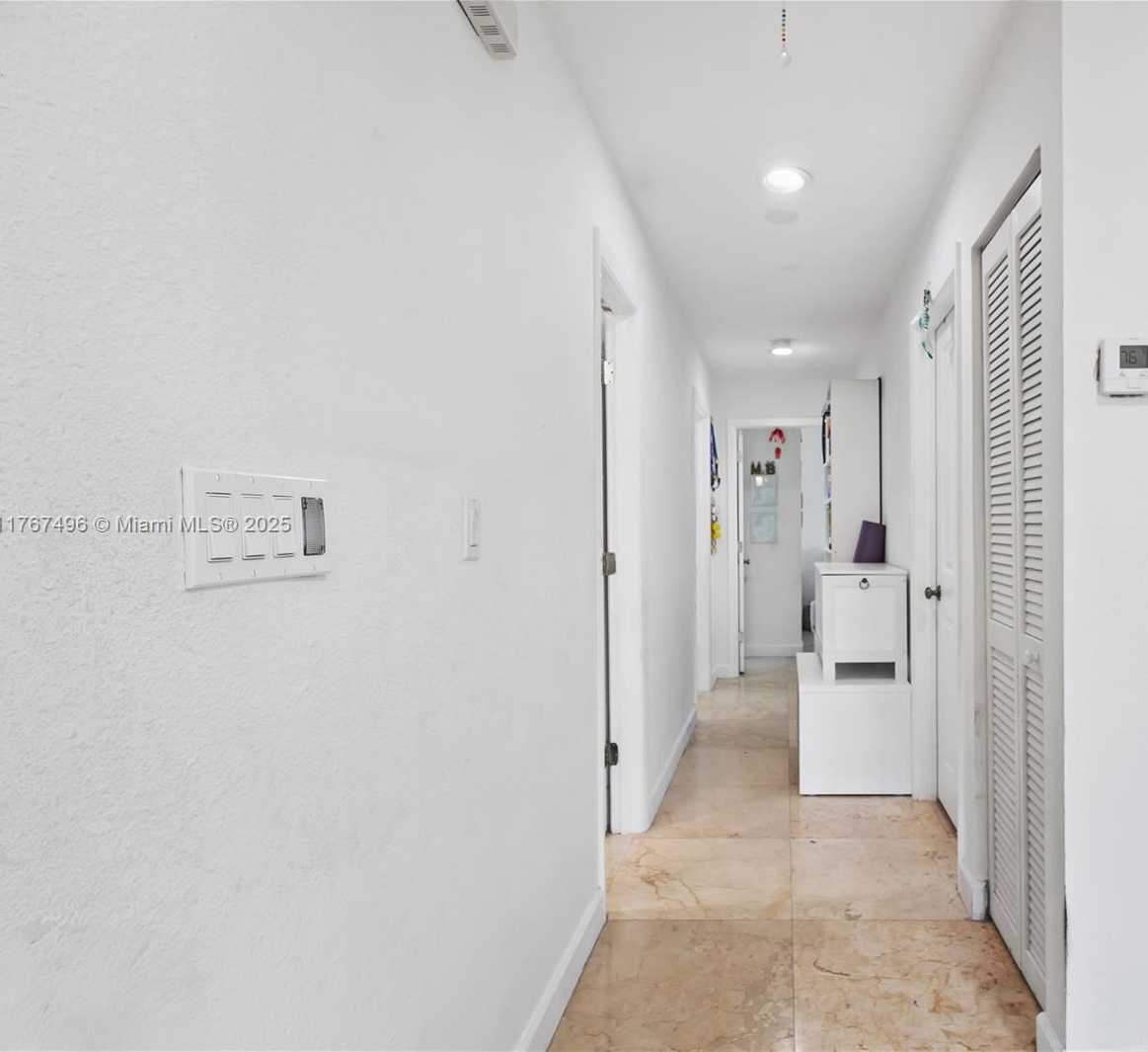 Small Image of 5717 NORTH WEST 102ND PL, Doral Number 11