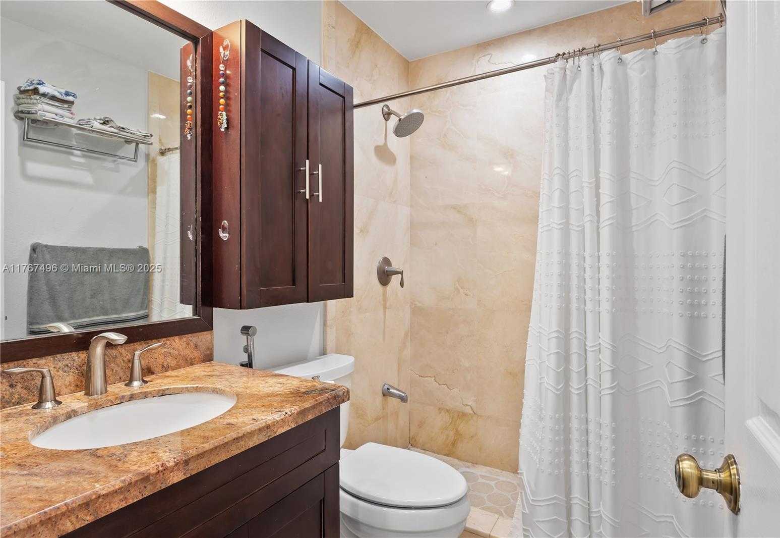 Small Image of 5717 NORTH WEST 102ND PL, Doral Number 12