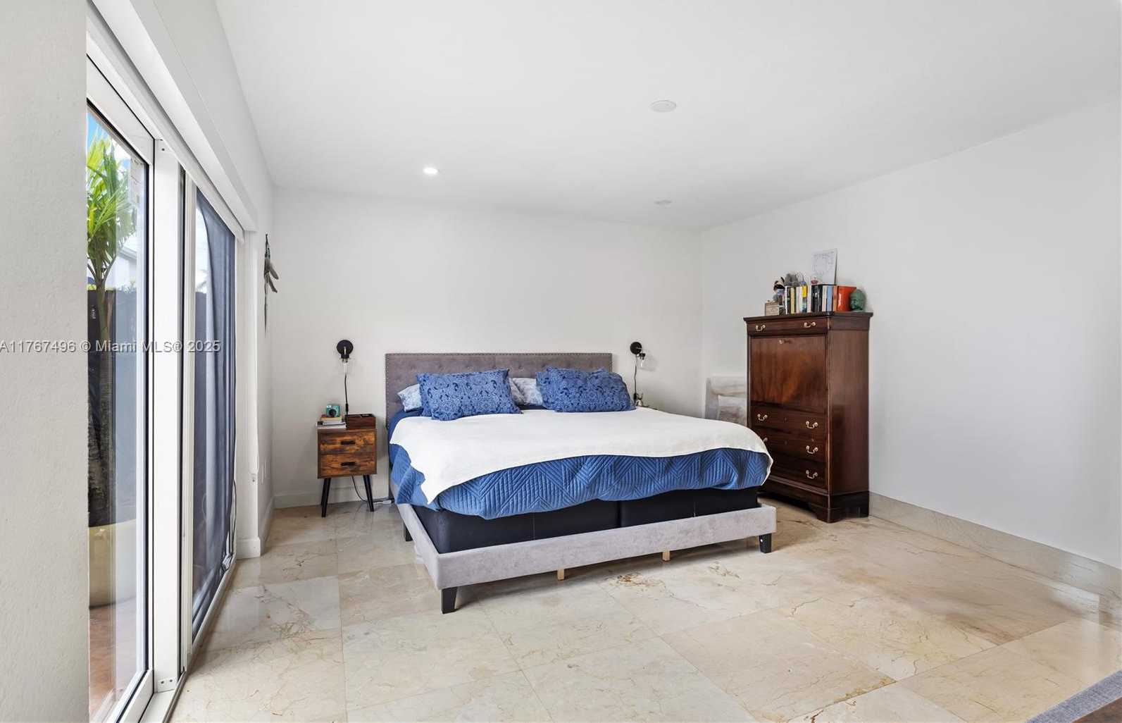 Small Image of 5717 NORTH WEST 102ND PL, Doral Number 14