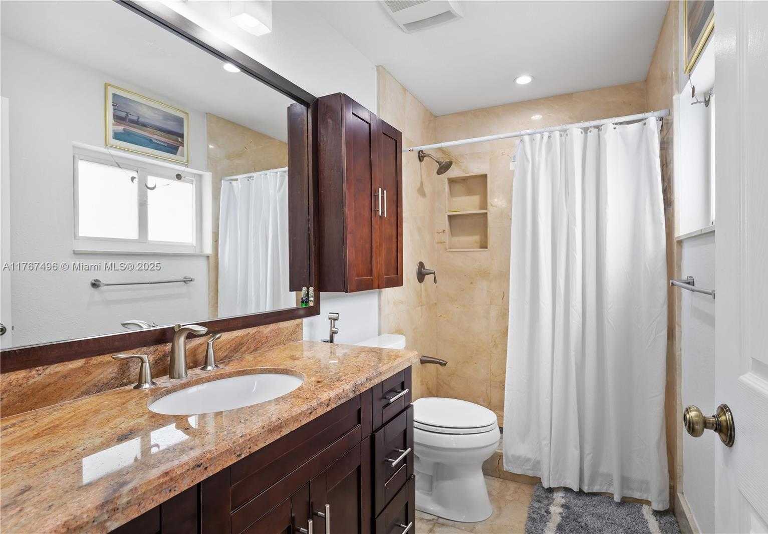 Small Image of 5717 NORTH WEST 102ND PL, Doral Number 16