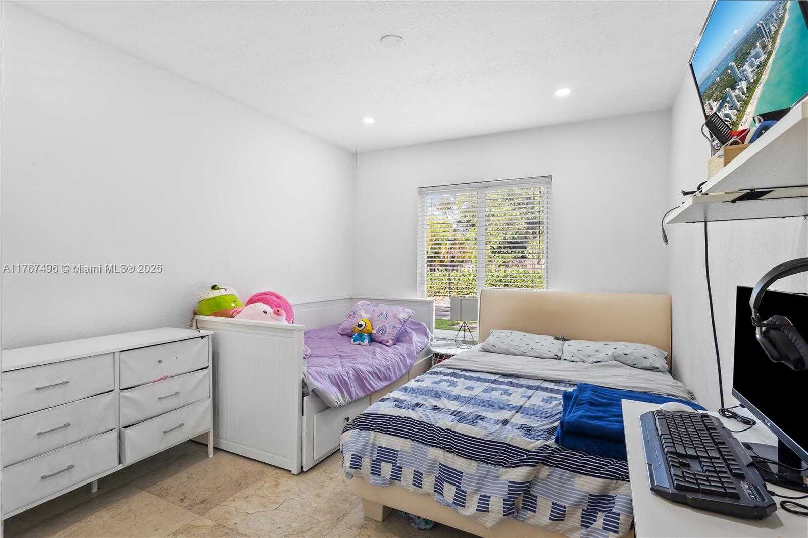 Small Image of 5717 NORTH WEST 102ND PL, Doral Number 17