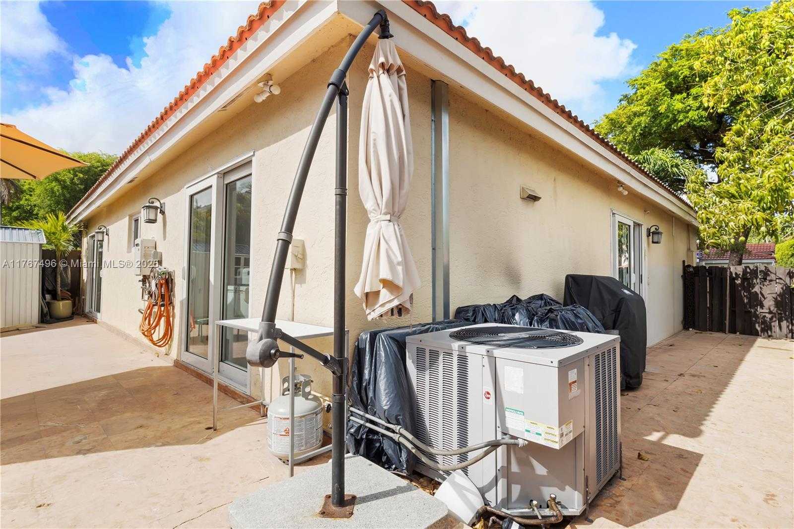 Small Image of 5717 NORTH WEST 102ND PL, Doral Number 28