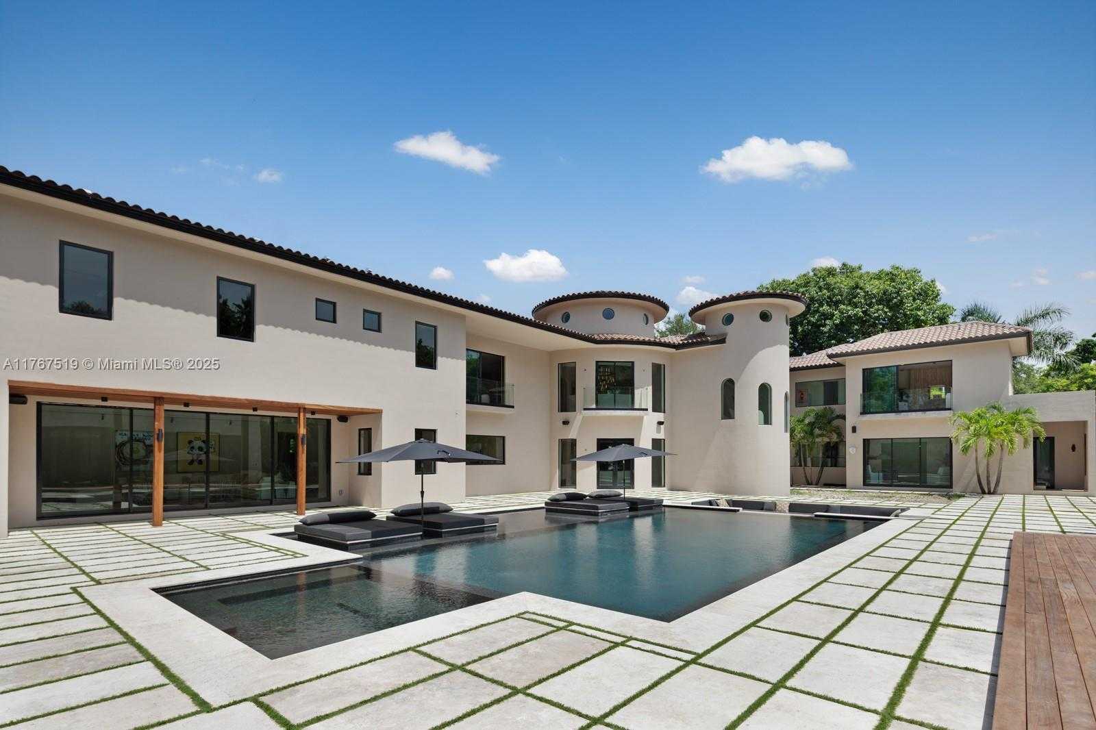 Small Image of 10061 SOUTH WEST 60TH CT, Pinecrest Number 2