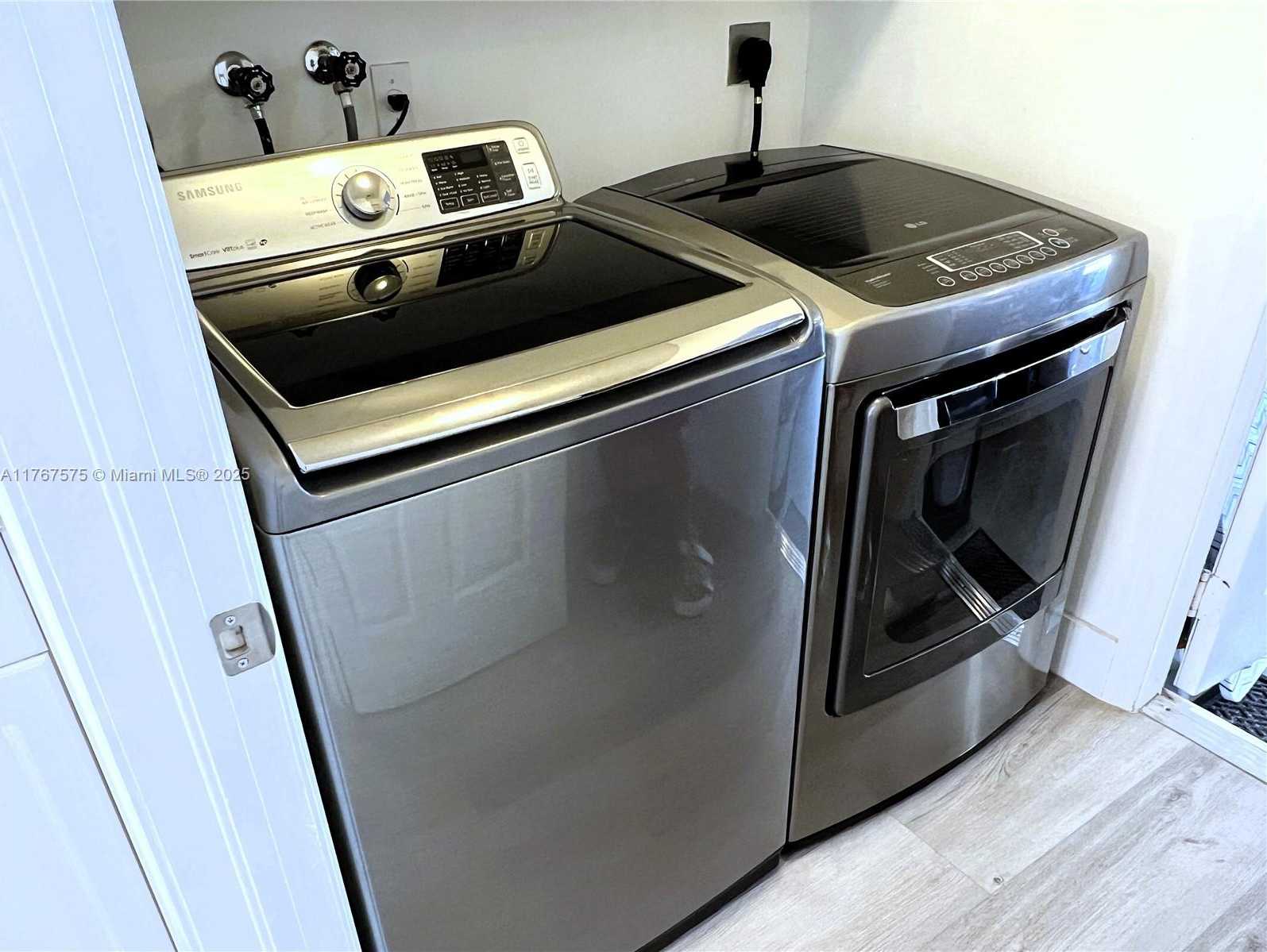 Small Image of 1107 FAIRFIELD MEADOWS DR, Weston Number 27