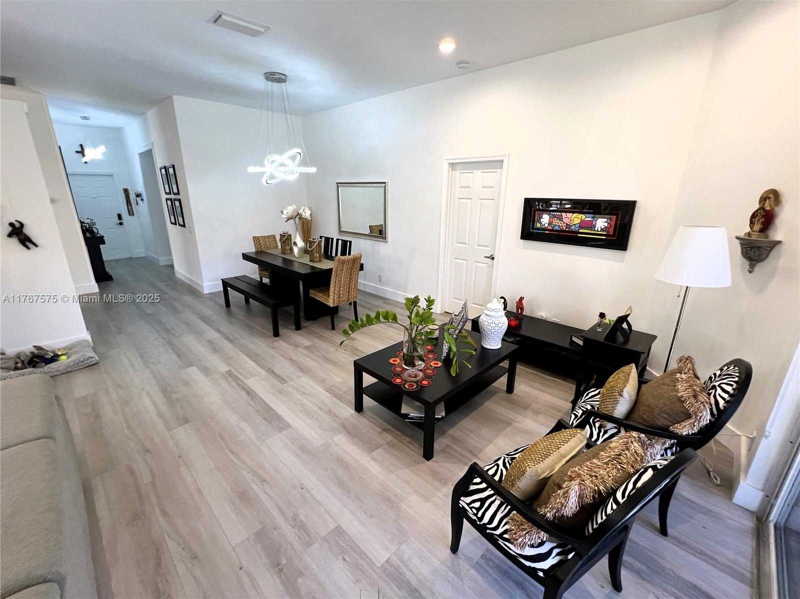 Small Image of 1107 FAIRFIELD MEADOWS DR, Weston Number 4