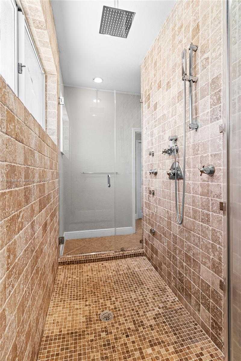 Small Image of 2080 SOUTH WEST 152ND PL, Miami Number 17