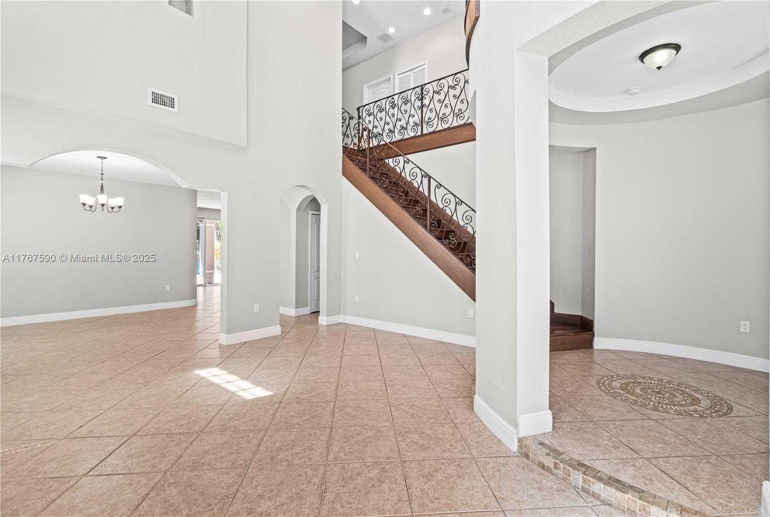 Small Image of 2080 SOUTH WEST 152ND PL, Miami Number 2