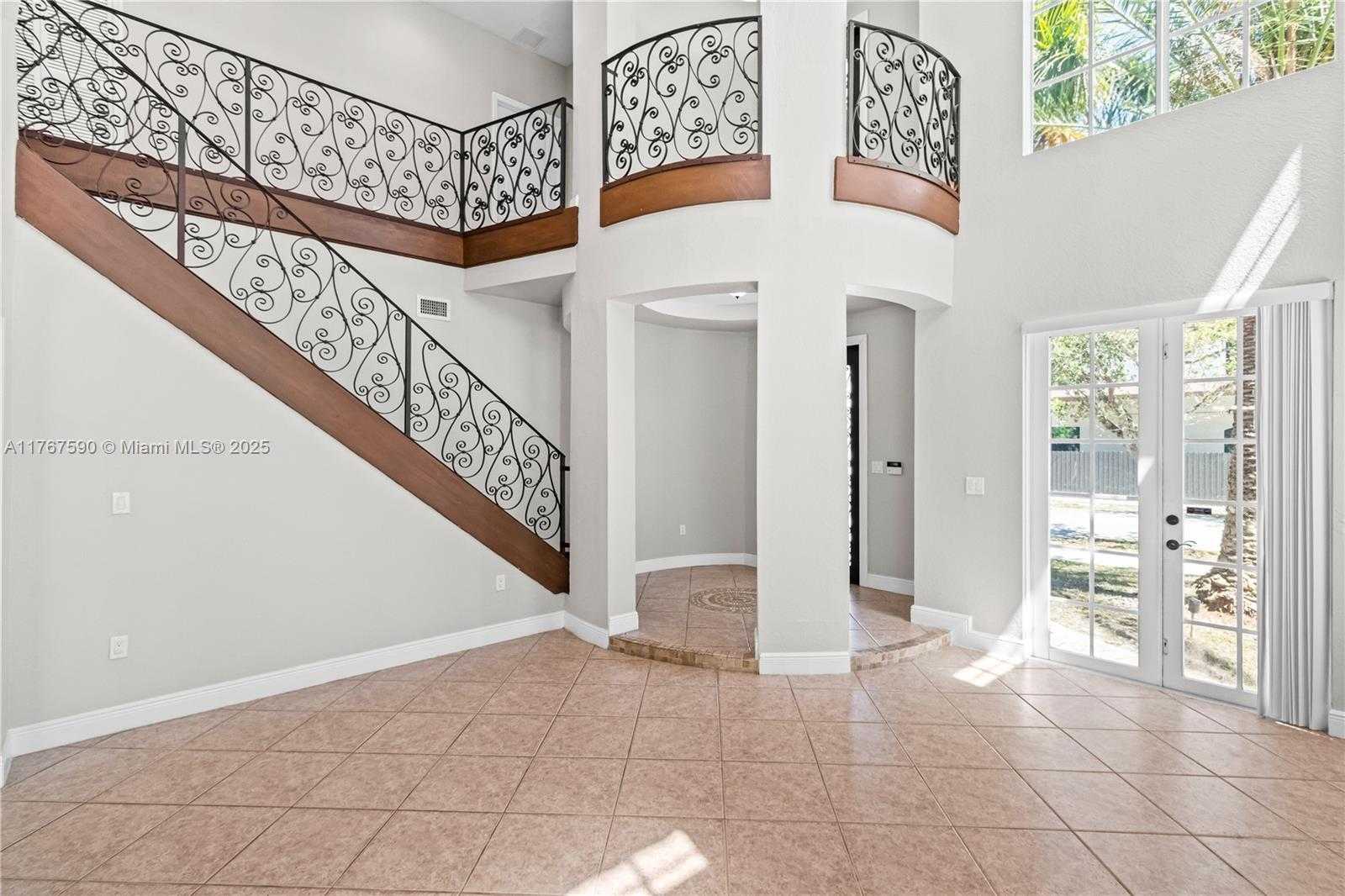 Small Image of 2080 SOUTH WEST 152ND PL, Miami Number 3
