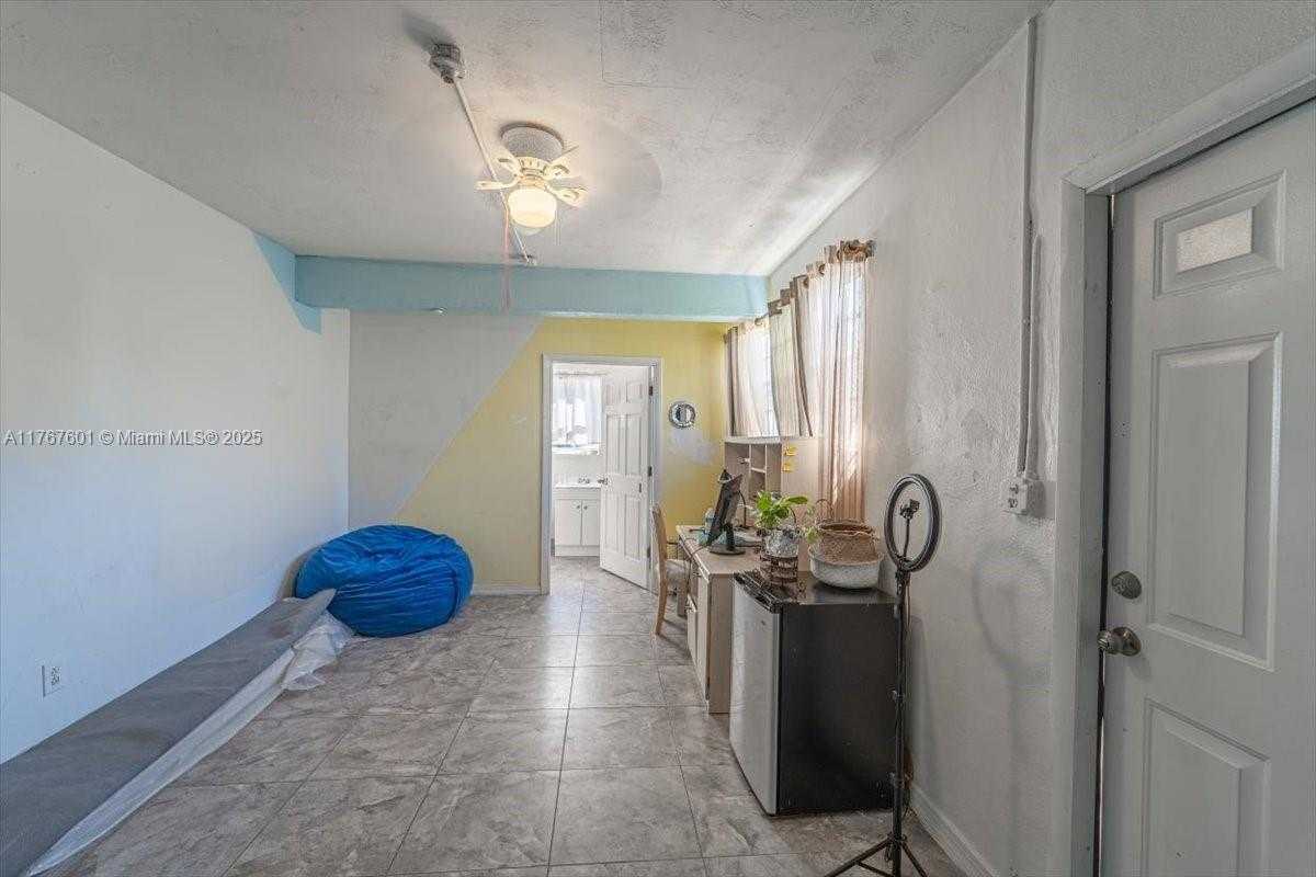 Small Image of 1300 SOUTH WEST 67TH WAY, Pembroke Pines Number 12