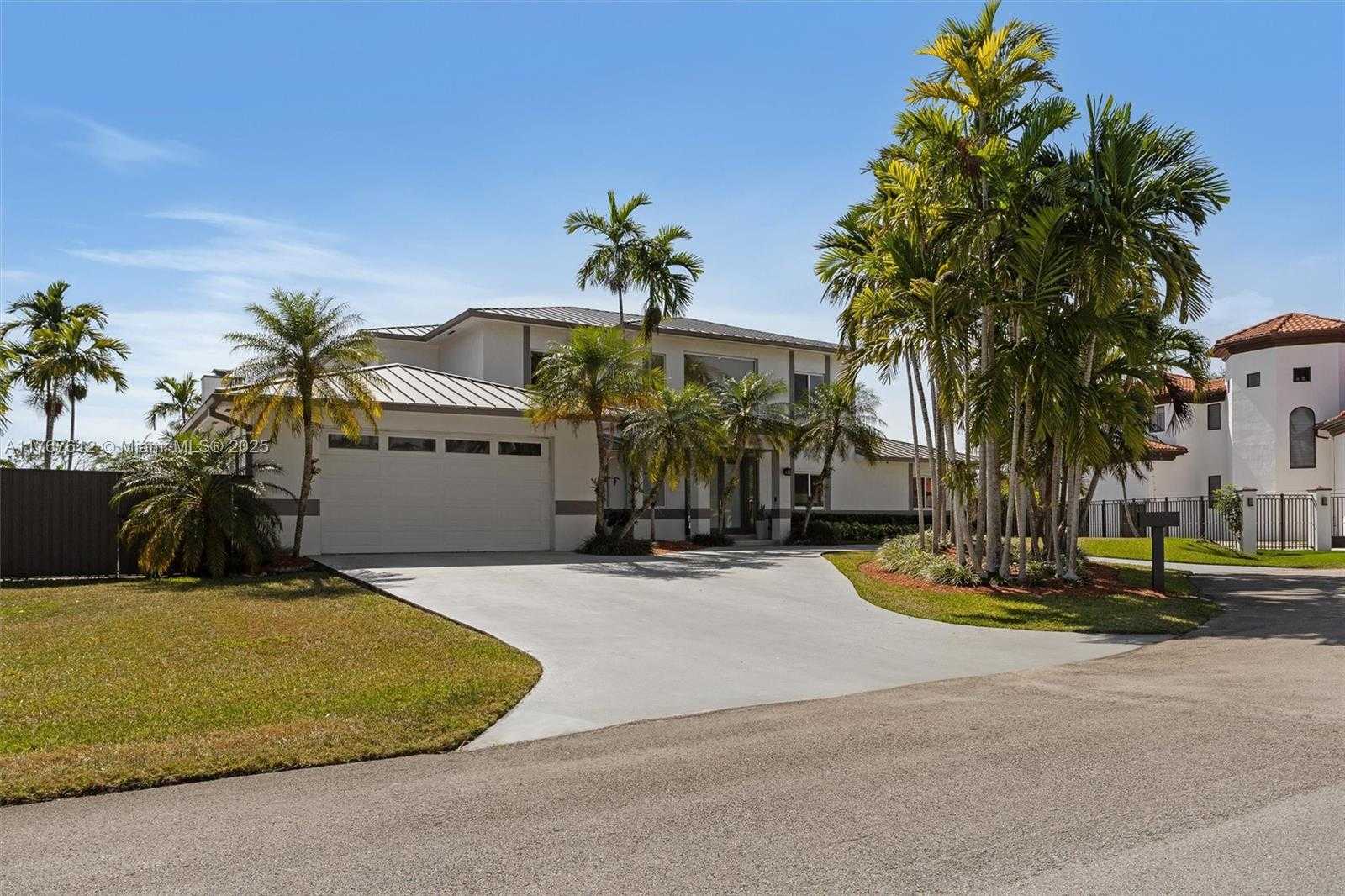 Small Image of 9880 SOUTH WEST 148TH TER, Miami Number 3