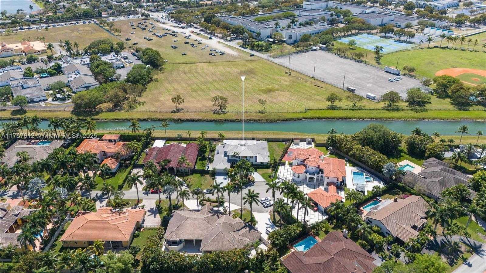 Small Image of 9880 SOUTH WEST 148TH TER, Miami Number 47