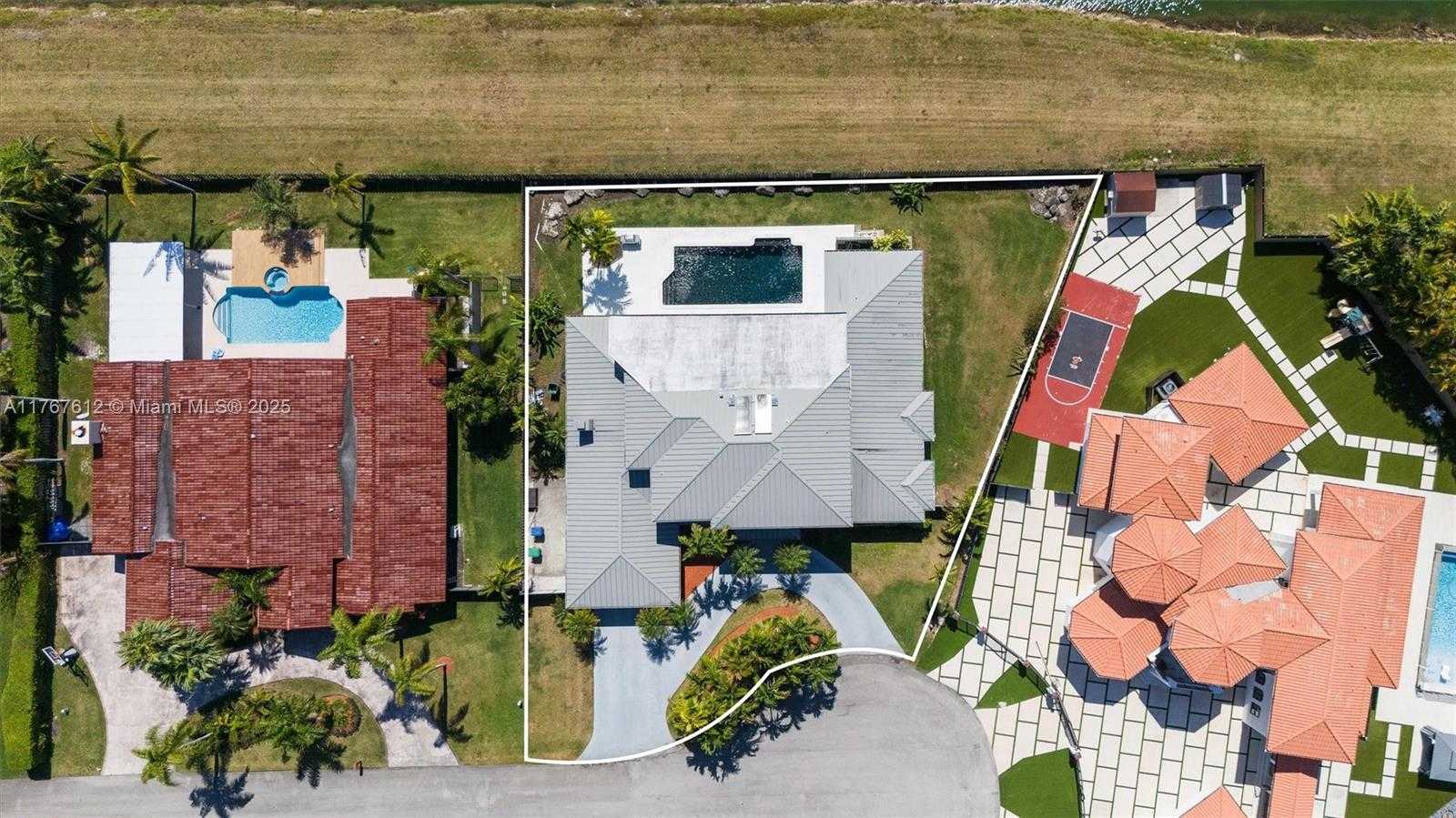 Small Image of 9880 SOUTH WEST 148TH TER, Miami Number 48
