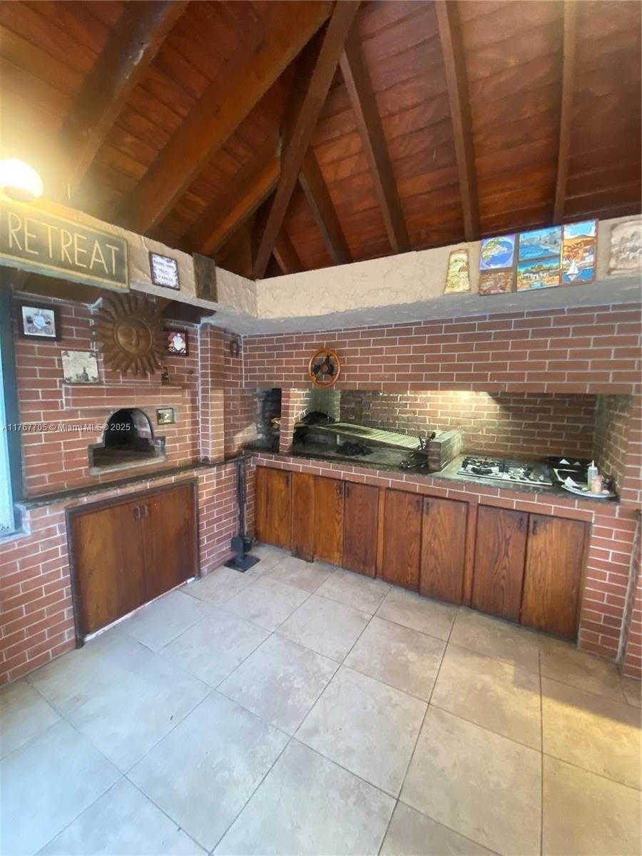 Small Image of 10355 NORTH WEST 45TH LN, Doral Number 12