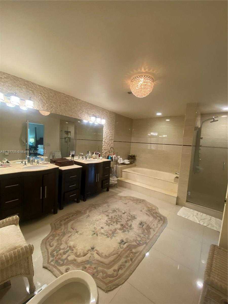 Small Image of 10355 NORTH WEST 45TH LN, Doral Number 6