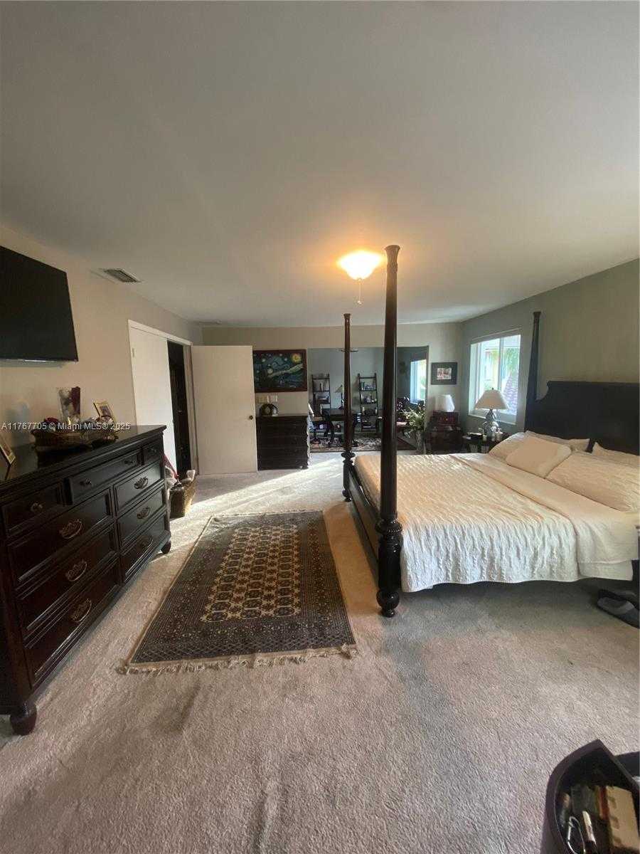 Small Image of 10355 NORTH WEST 45TH LN, Doral Number 7