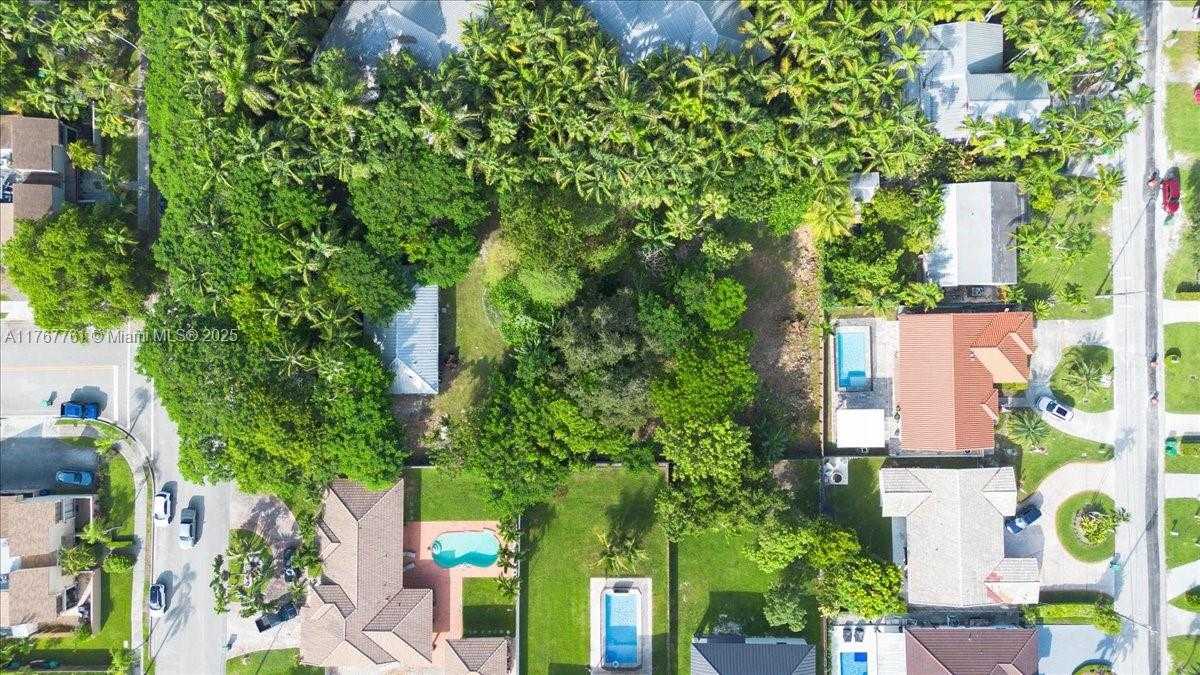 Small Image of 9055 SOUTH WEST 158TH ST, Palmetto Bay Number 10