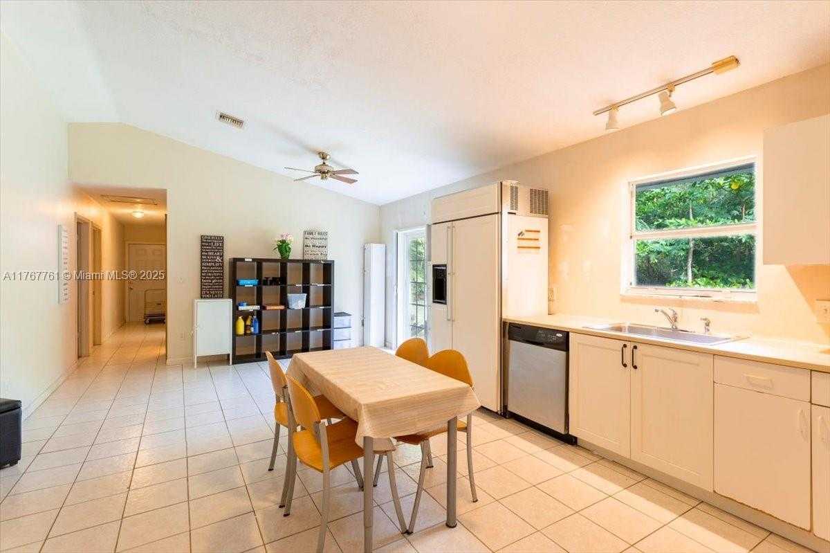 Small Image of 9055 SOUTH WEST 158TH ST, Palmetto Bay Number 13