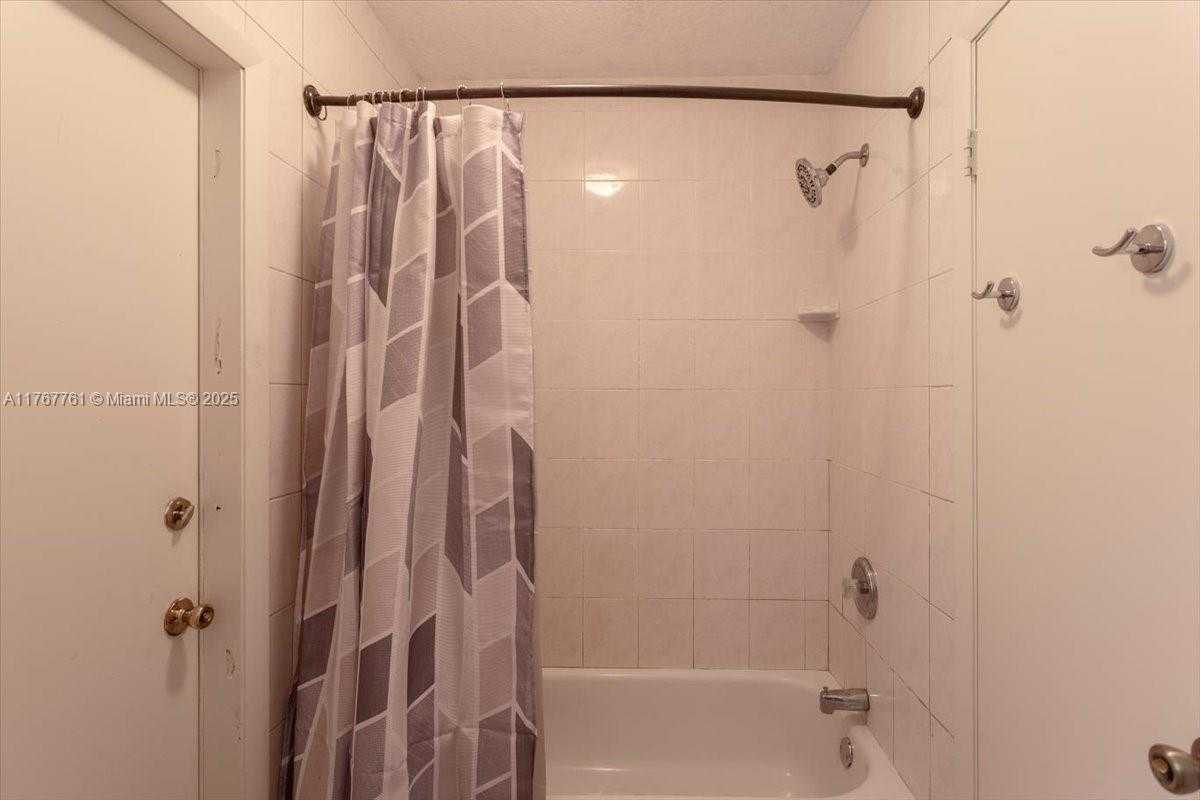 Small Image of 9055 SOUTH WEST 158TH ST, Palmetto Bay Number 16