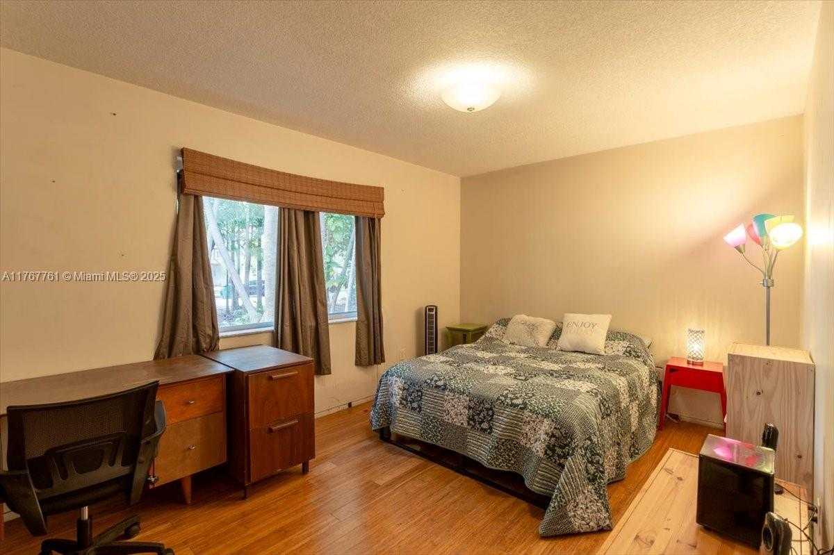 Small Image of 9055 SOUTH WEST 158TH ST, Palmetto Bay Number 17