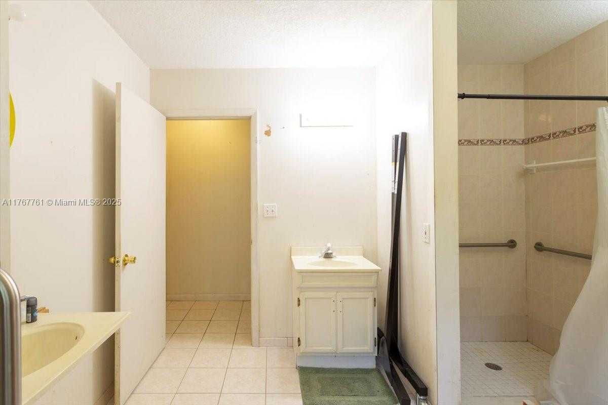 Small Image of 9055 SOUTH WEST 158TH ST, Palmetto Bay Number 18