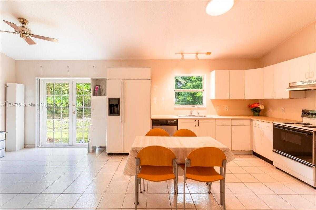 Small Image of 9055 SOUTH WEST 158TH ST, Palmetto Bay Number 5