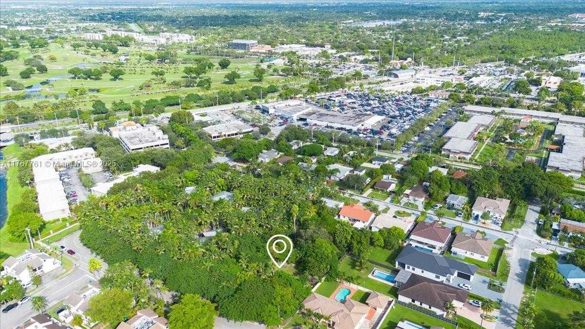 Small Image of 9055 SOUTH WEST 158TH ST, Palmetto Bay Number 8